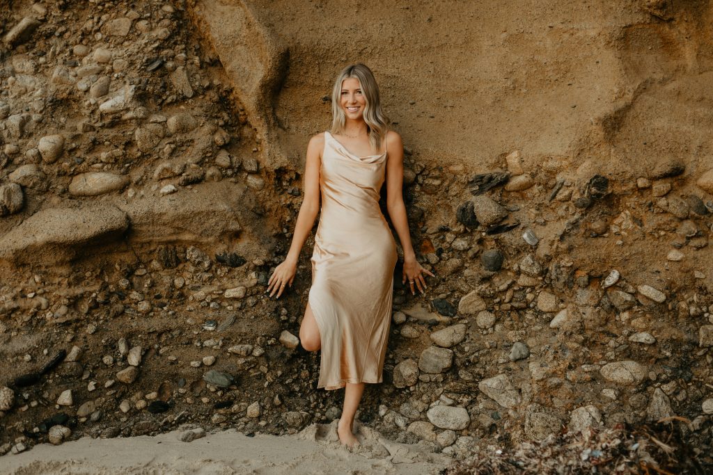outdoor senior portrait session at the beach